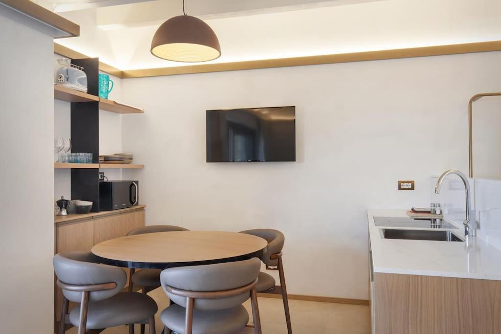 Villa Divina-Apt Armonia-Con Piscina E Vista Lago Castelletto Di Brenzone Ngoại thất bức ảnh