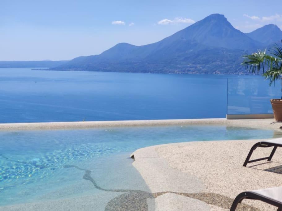 Villa Divina-Apt Armonia-Con Piscina E Vista Lago Castelletto Di Brenzone Ngoại thất bức ảnh
